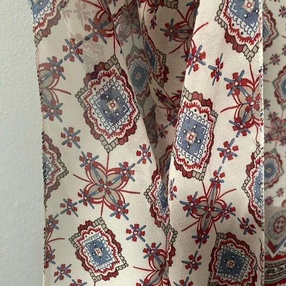 Kimono open style with stitched arm holes and short sleeves. One size - Picture 5 of 7